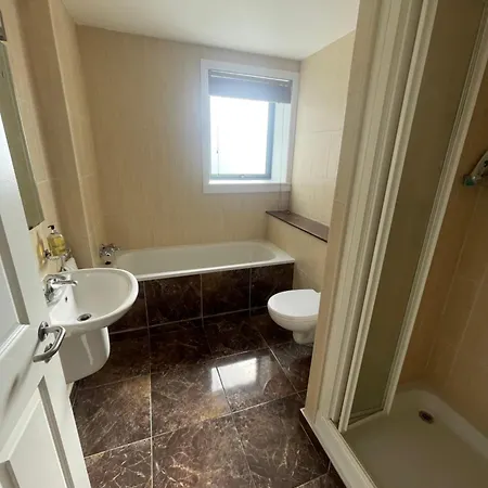 Apartment Fabulous And Sunny 2 Bed Apartment, In Centre *