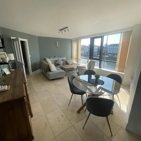 Lägenhet Fabulous And Sunny 2 Bed Apartment, In Centre Cork