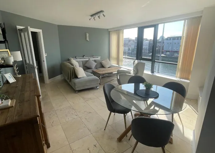 Apartamento Fabulous And Sunny 2 Bed Apartment, In Centre Cork