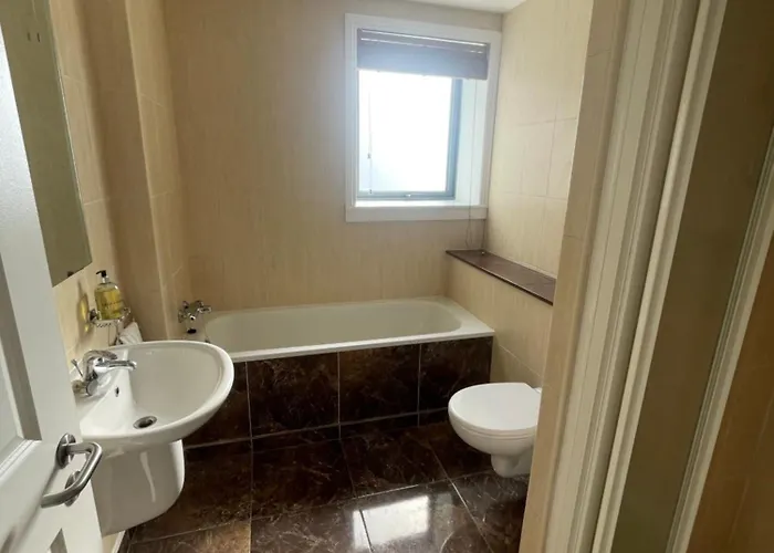 Apartamento Fabulous And Sunny 2 Bed Apartment, In Centre Cork